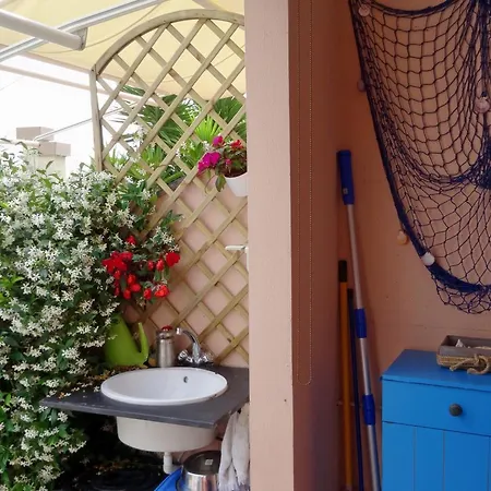 לינה וארוחת בוקר La Casa Dei Limoni 3*